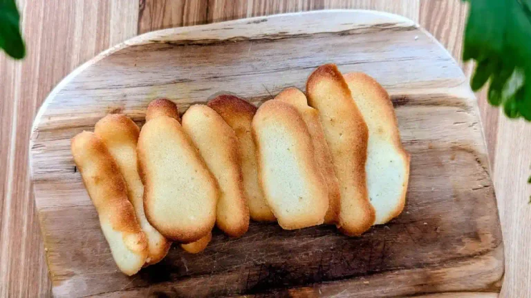 Recette de langue de chat maison : des biscuits dorés, fins et ultra-croustillants par en-cuisine-avec-julie.com